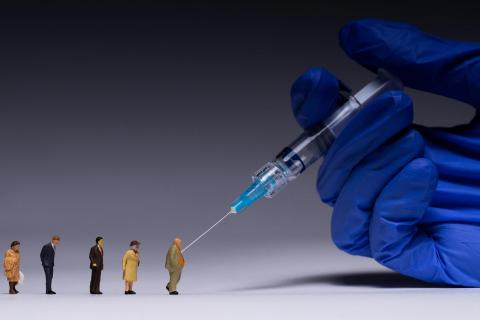 les campagnes de vaccination s’accélèrent pour lutter contre le Covid-19