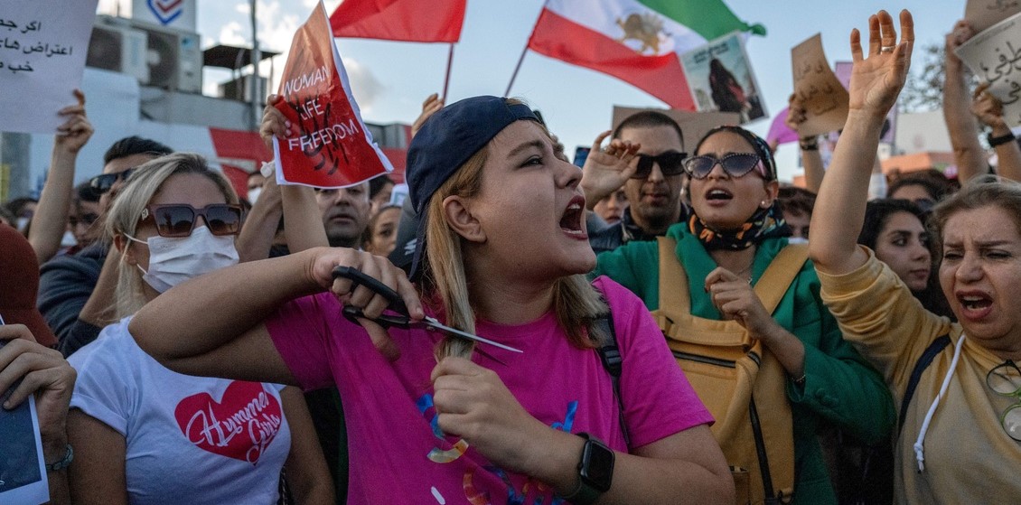 Les écolières Iraniennes Fer De Lance De La Contestation Contre Les Mollahs Maglor 6917