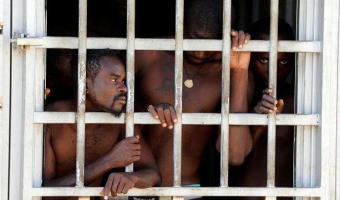 Des milliers de migrants arrêtés par les autorités libyennes et détenus dans des «conditions inhumaines»
