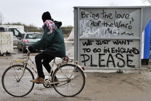 Le Royaume-Uni veut durcir son système d’asile en criminalisant les traversées de la Manche