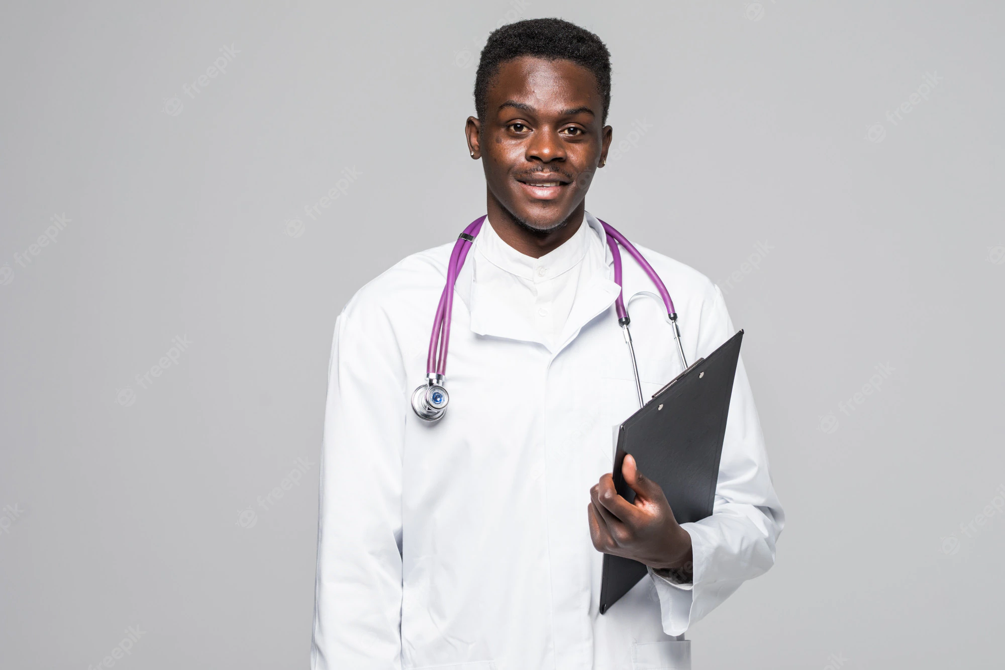 Immigration en France : une tribune appelle à ne pas priver «l'Afrique de ses médecins»