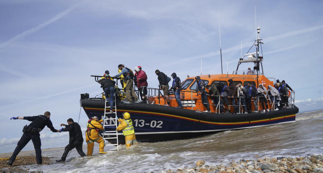 Record de traversées de la Manche par des migrants en 2021 Record de traversées de la Manche par des migrants en 2021