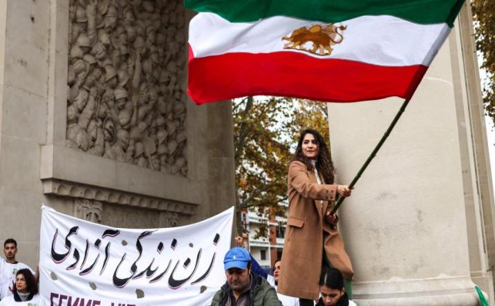 L’Iran annonce la suppression de sa police des mœurs, après des semaines de manifestations