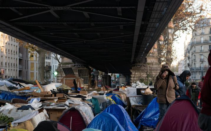 Immigration : le gouvernement français prêt à durcir son dispositif sur les travailleurs sans papiers