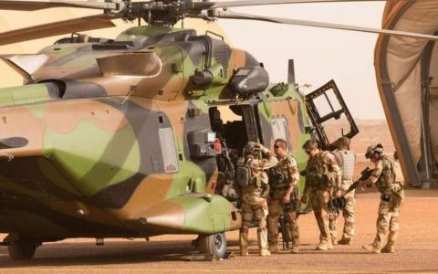 L'Algérie interdit les avions militaires français .... Air France damne le pion à Air Algérie