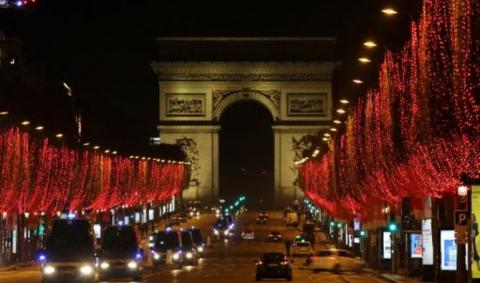 Les Champs-Elysées visent les 10 millions de visiteurs pour les fêtes de fin d'année