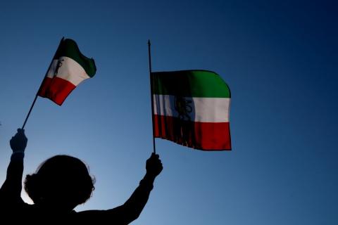 Iran : des arrêts de travail massifs relancent la contestation