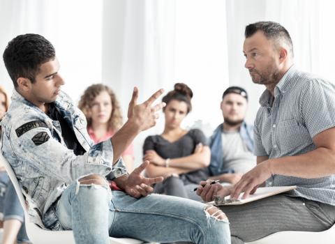 Métiers de l'action sociale : le secteur s'alarme d'une pénurie de professionnels