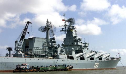 Le navire amiral fleuron de la flotte russe en mer Noire a coulé
