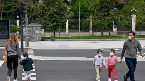 Pandémie ou endémie? L'Espagne lance le débat sur l'avenir du Covid-19