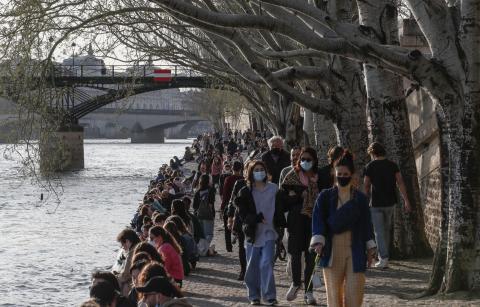 Coronavirus : la France intensifie les contrôles face à la situation «critique»