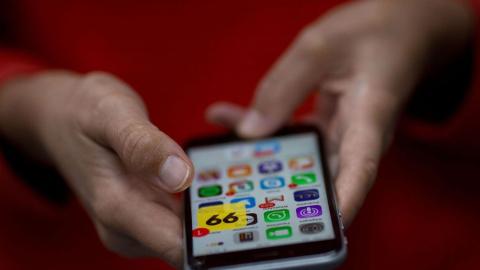 France : L'Assemblée approuve le principe des portables «mouchards»