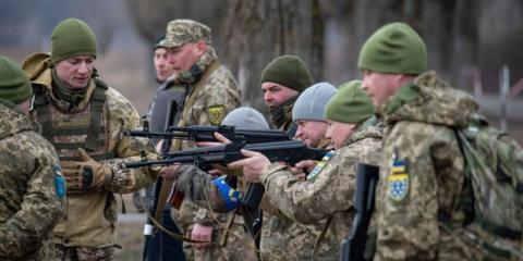 Guerre en Ukraine : Qui sont les alliés de Poutine en France ?