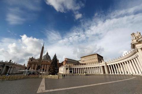 Vatican : Un cardinal au cœur d'un grand procès financier