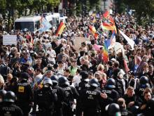Allemagne : Les opposants aux mesures contre le coronavirus manifestent avec violence