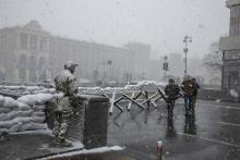 La guerre entre dans Kiev, l'Europe dénonce un «crime de guerre majeur» à Marioupol