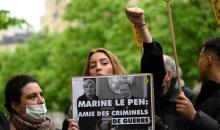 L'évacuation musclée d'une militante anti Le Pen suscite la polémique au détriment de l'extrême droite