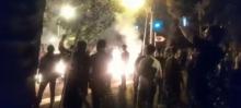 Iran : La nuit tombée, les manifestants investissent les rues
