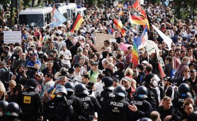 Allemagne : Les opposants aux mesures contre le coronavirus manifestent avec violence