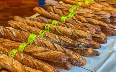 Makram Akrout, boulanger d'origine tunisienne, remporte le prix de la meilleure baguette de Paris