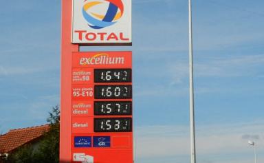 Carburants : le gouvernement français promet une mesure d'aide «efficace» «d'ici la fin de la semaine»