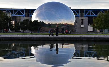 Paris : la Cité des Sciences en renfort pour la vaccination des jeunes