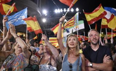 Sánchez crée la surprise et espère se maintenir au pouvoir
