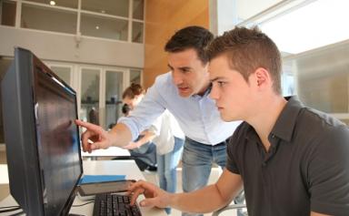 France : la formation d'adultes à la recherche de candidats
