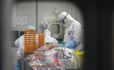 Origines de la pandémie de Covid-19 : l'hypothèse de la fuite de laboratoire revient
