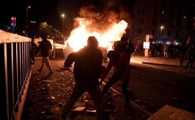Espagne : Manifestations violentes après l’incarcération d’un rappeur