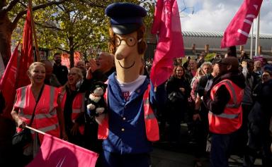 Des milliers de Britanniques dans la rue face à l'inflation