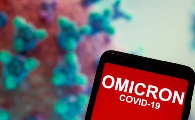 Covid - Omicron : les États-Unis refusent de «paniquer», l’Europe serre la vis
