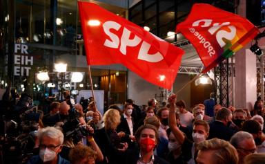 Courte victoire socialiste en Allemagne qui entre dans une période d'incertitude