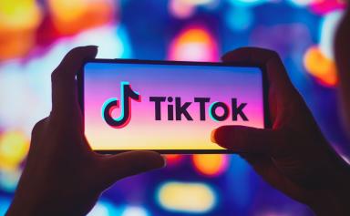 La grande méfiance envers TikTok, l'application chinoise qui fait polémique