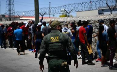 Frontière sud des Etats-Unis : 24000 agents en prévision d'un afflux de migrants