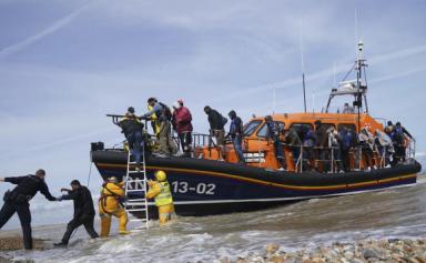 Record de traversées de la Manche par des migrants en 2021