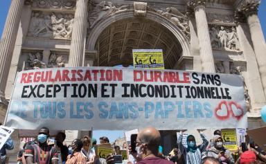 France : Le gouvernement défend son projet de loi sur l'immigration