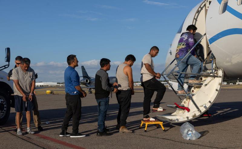 Migrants expulsés des États-Unis atterrissant à Bangui, Centrafrique