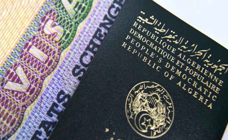 Immigration algérienne France visas recul 2025